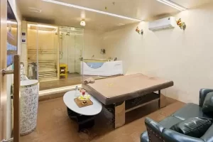 late night hotel massage Ha Noi