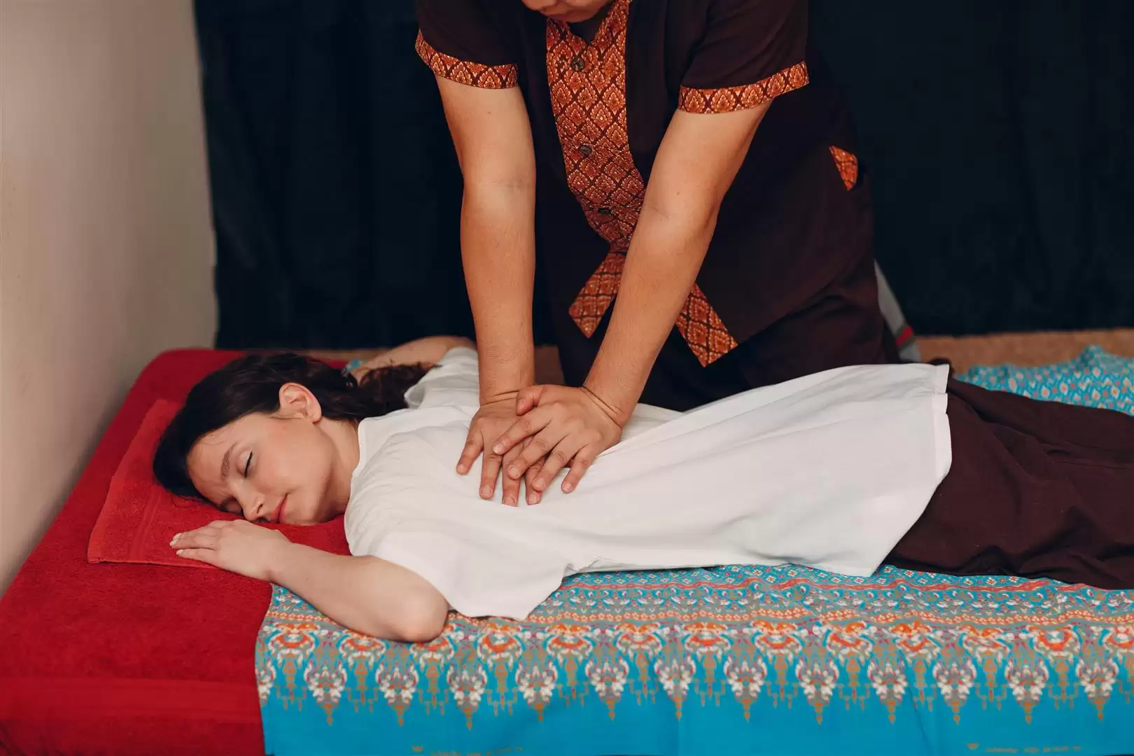 Aromatherapy Massage Near Me in Da Nang – Essential Oil Hotel Massage Guide 1 Aromatherapy massage near me in Da Nang with essential oils at a hotel